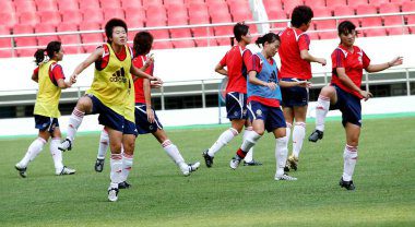 Futsal nữ Việt Nam thua Nhật Bản